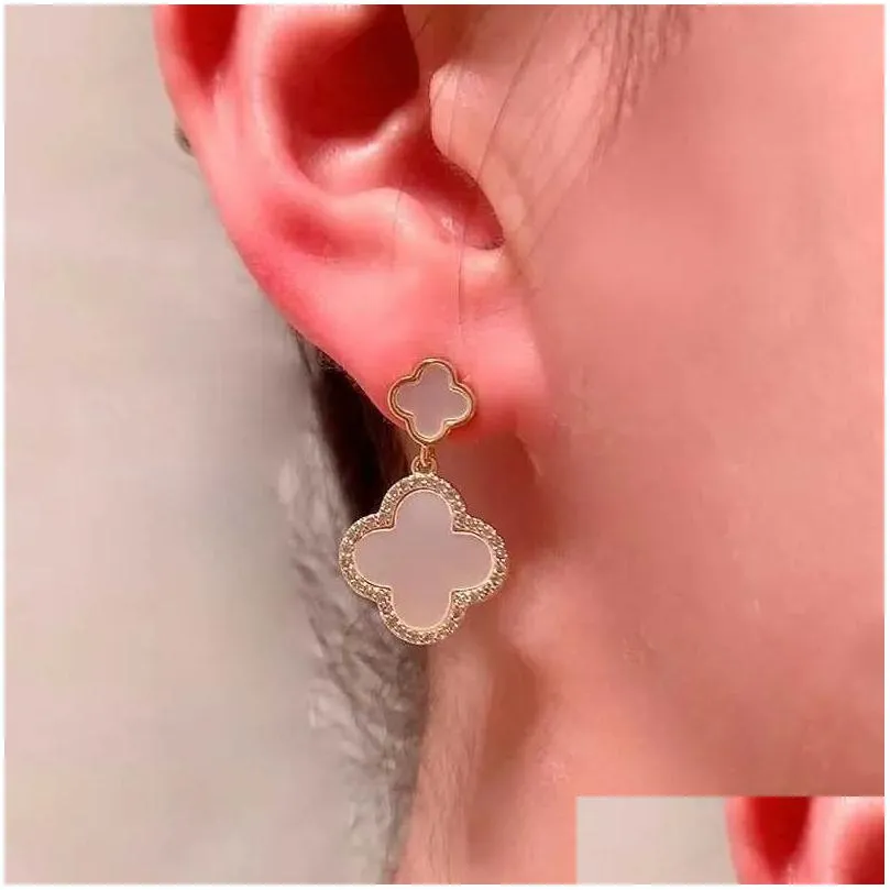 designer earrings clover earrings for women senior classic small fragrant wind earrings new clover earrings 18k gold light luxury flash Unisex