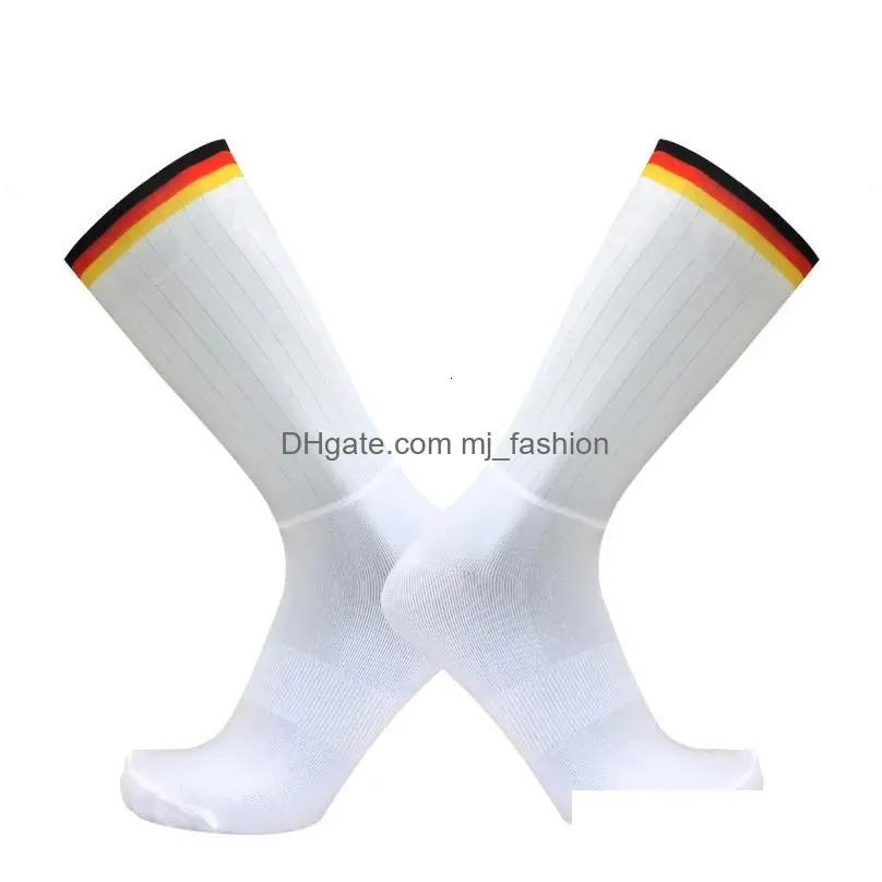 Sports Socks Sports Socks Anti Slip Sile Summer Aero Whiteline Cycling Men Bicycle Sport Running Bike Calcetines Ciclismo Drop Deliver Dhw7D