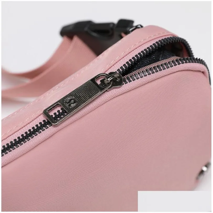 Easy Access Belt Bag Outdoor Crossbody Bag 1L Capacity Sports Waist Bags Elastic Adjustable Strap Zipper Fanny Pack Classic Bum Chest