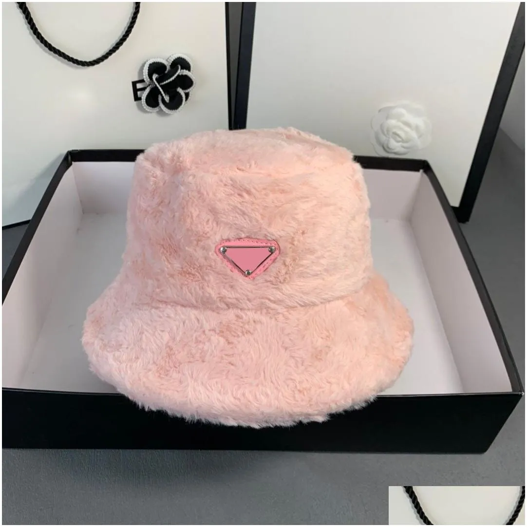 2022 Fashion Brand Designer Bucket Hats Men and Women Autumn and Winter Plush Solid Color Warm Metal Triangle Hat gift