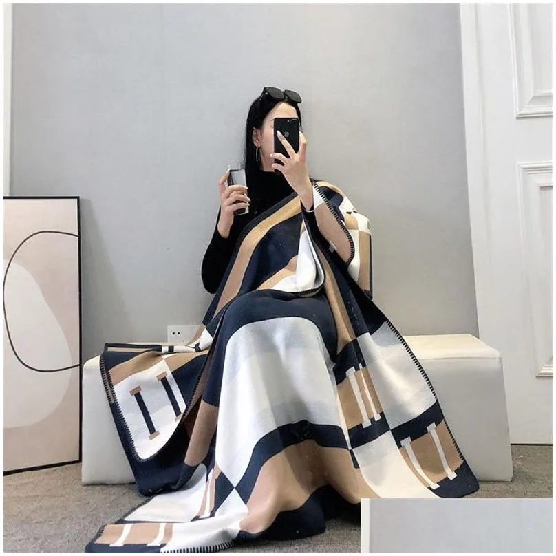 Designer Cashmere Blankets Luxury Letter Home Travel Throw Summer Air Conditioner Blanket Beach Blanket Towel Womens Soft Shawl KSS0