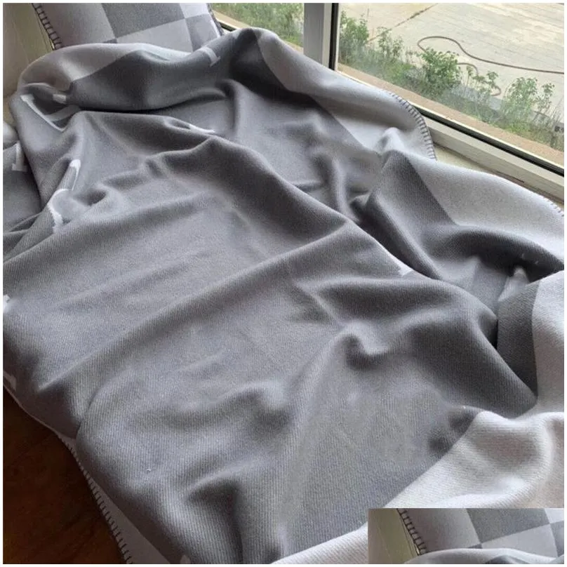 6 Colors Unisex Brand Blankets Vintage Letter Print Men Women Blanket Birthday Gift for Couple Soft Touch Wool Carpet PW8B