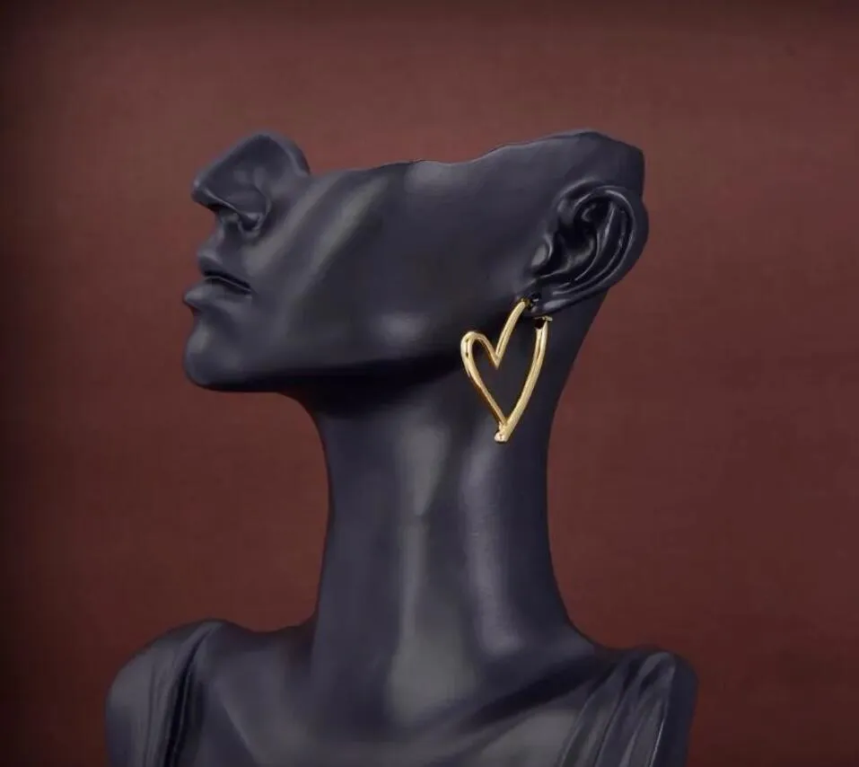 Elegant Heart shaped earrings Fashion designer jewelry big size Ear studs Hoop gold earring for beautiful Lady