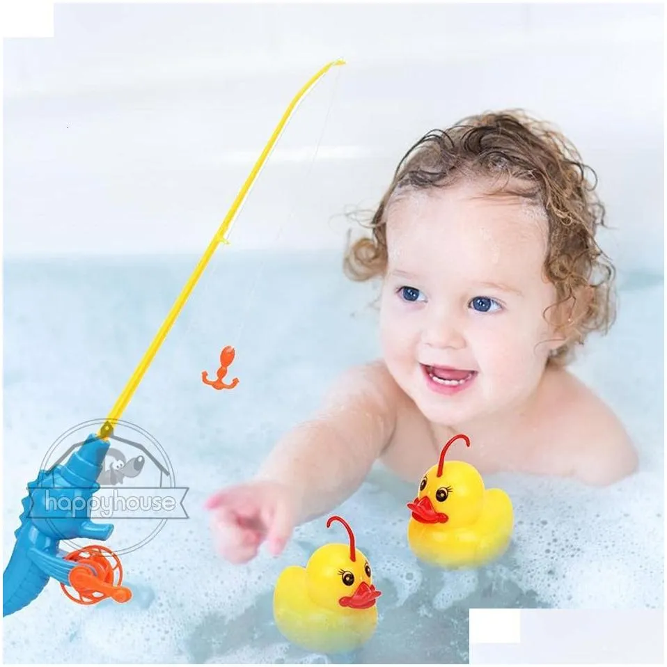 Bath Toys 9 Pcs Set Induction Duck Fishing Game Baby for Kids Spray Water bath with Light Outdoor Swim ing 221118