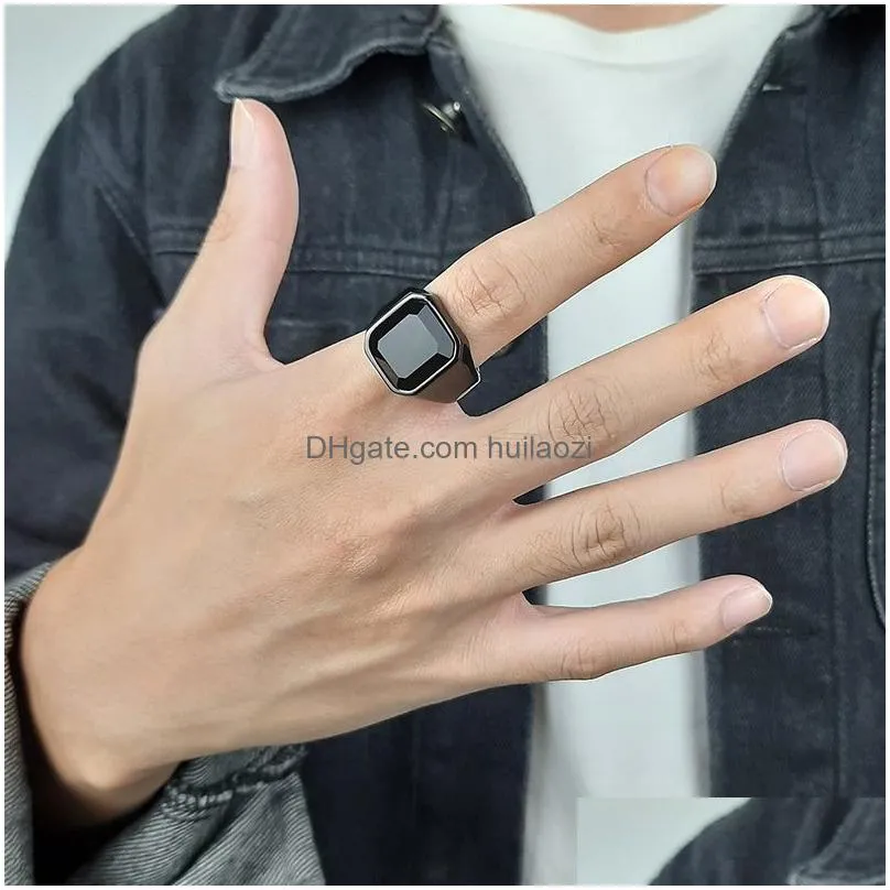 2021 stylish mens signet pinky ring gold and silver tones stainless steel black stone anel masculino male accessory226o