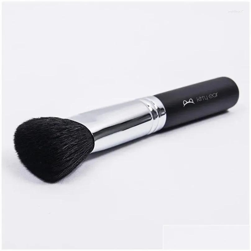 Makeup Brushes Angled Blush Concealer Contour Loose Powder Facial Smudge Brush Soft Animal Hair Wooden Handle Salon Quality