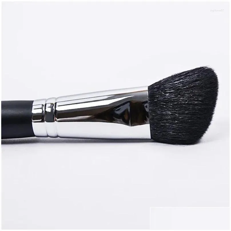 Makeup Brushes Angled Blush Concealer Contour Loose Powder Facial Smudge Brush Soft Animal Hair Wooden Handle Salon Quality