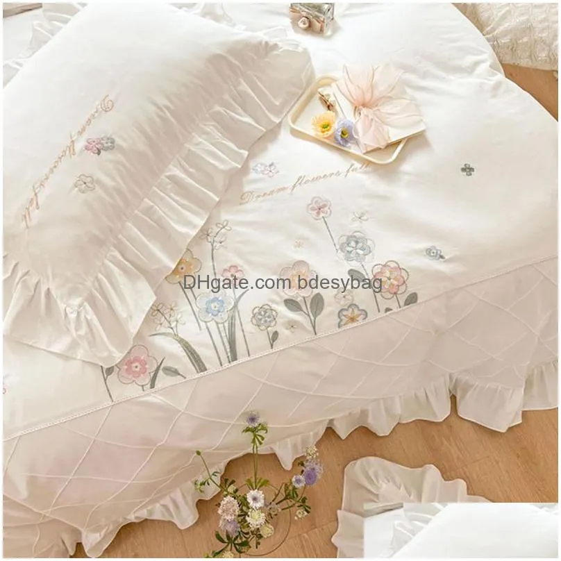 Bedding Sets Bedding Sets Ruffle Trim White Flower Embroidery Cotton Set Duvet Er Linen Fitted Sheet Pillowcases Home Textile Drop Del Dhtib
