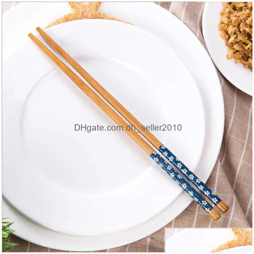 Chopsticks New 1 Pairs Traditional Vintage Reusable Chopsticks Chinese Classic Wooden Handmade Natural Flower Bamboo Drop Delivery Hom Dhb8K