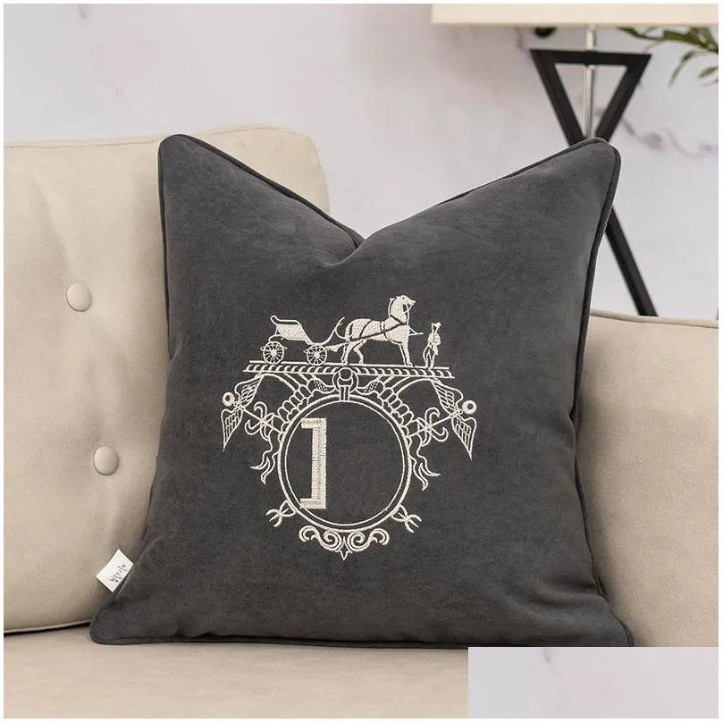 2022 letter luxury square cushion designer decorative pillow luxurys designers cushion cotton letter decor living room cushion