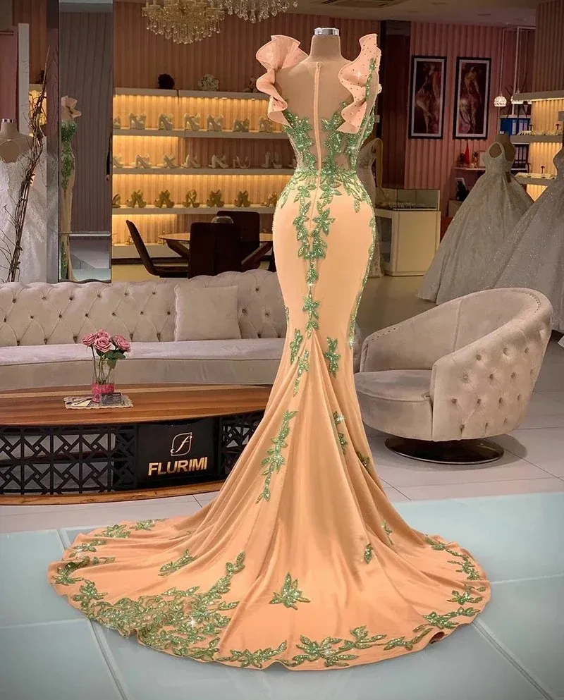 Elegant Champagne Mermaid Evening Dresses Shiny Green Sequined Lace Women Formal Party Gowns Ruffles Shoulder Zipper Back Long Prom Second Reception Dress CL3100