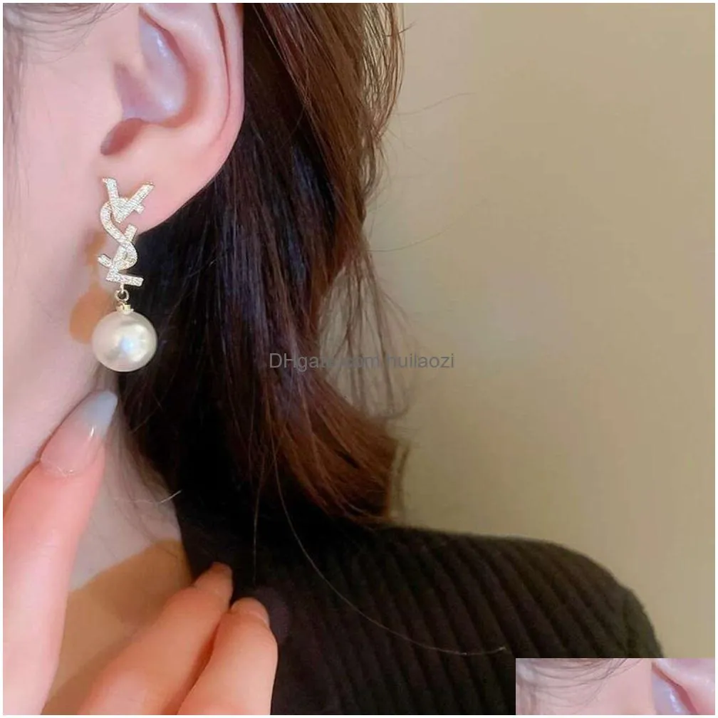 real gold electroplated sier needle zircon pearl french fashionable high grade temperament light earrings