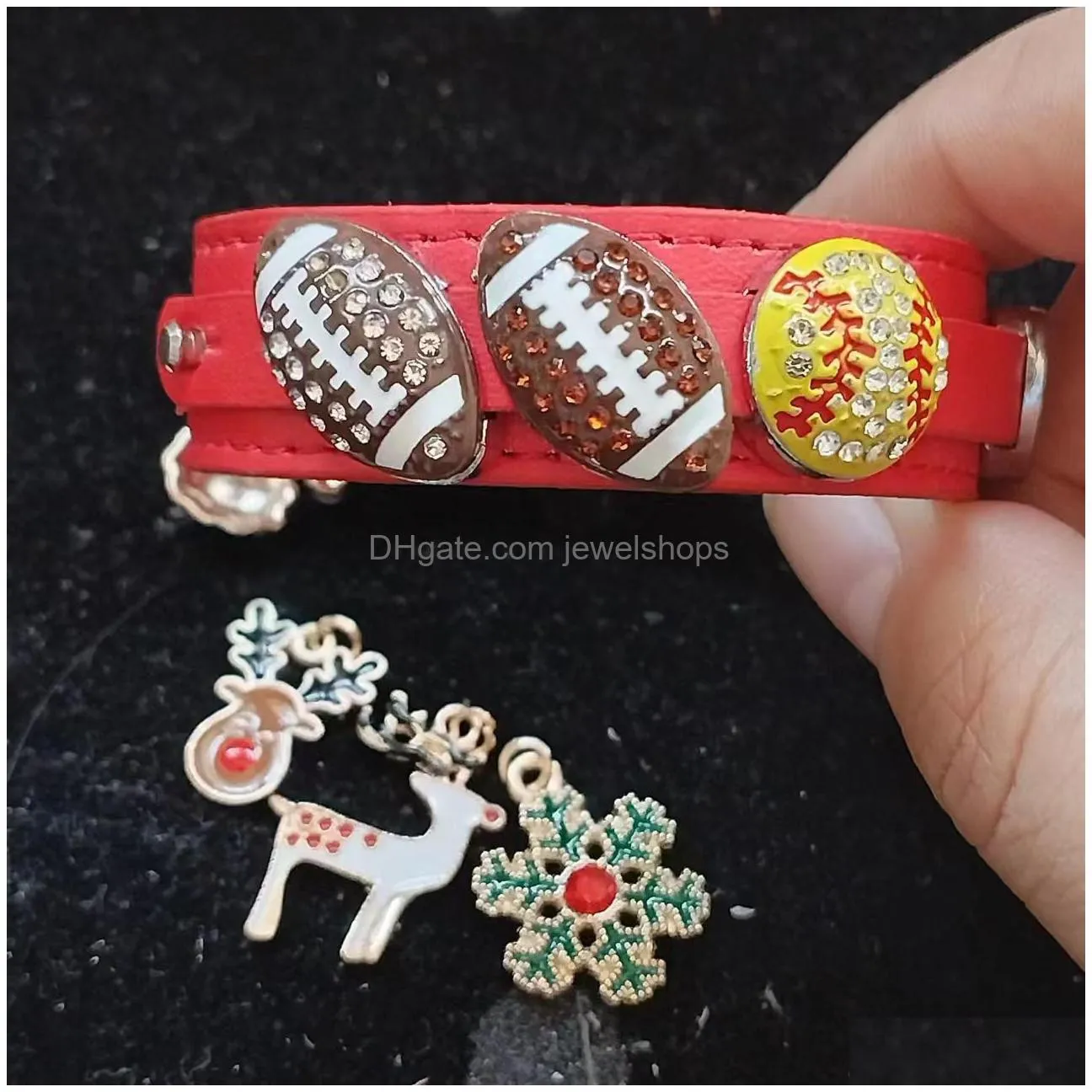 Charms Wholesale 50Pcs/Lot 8Mm Rhinestones American Football Rugby Sport Slide Charm Fit For Keychains Wristband Drop Delivery Jewelry Dhnnb