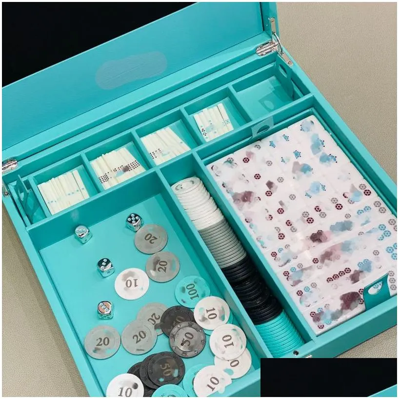 Other Festive & Party Supplies Designer Gift Set Leather Box With Lock Mahjong 144 Tiles Four-Color Chips Plated Dice And Scoring Stic Otfu9
