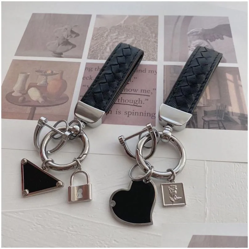 Keychains & Lanyards Fashion Triangle Keychain Couple Heart Shape Fit Men Ladies High Quality Sheepskin Designer Key Buckle Drop Deli Dhpwi