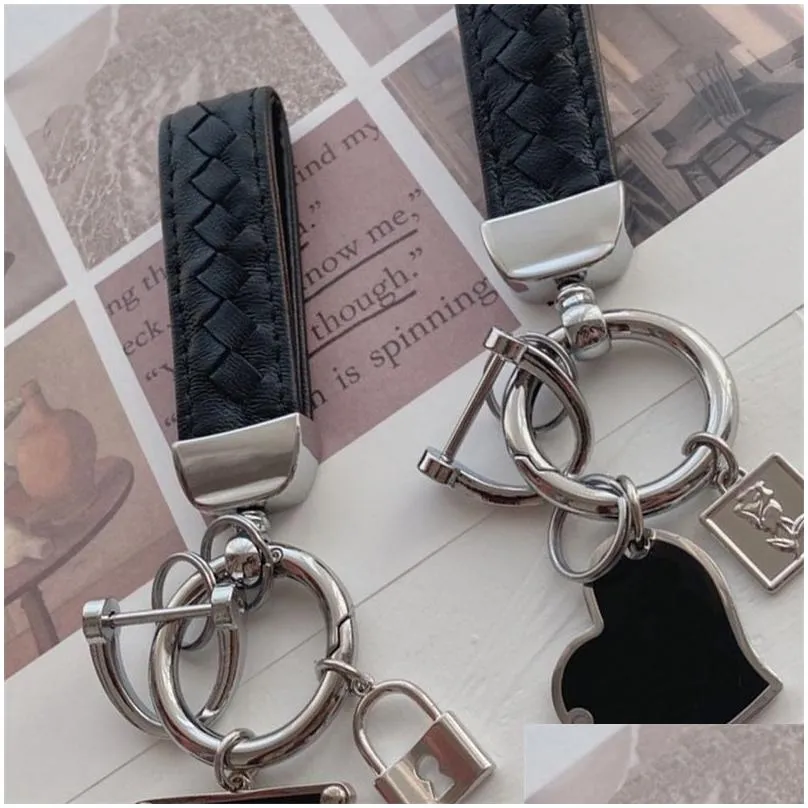 Keychains & Lanyards Fashion Triangle Keychain Couple Heart Shape Fit Men Ladies High Quality Sheepskin Designer Key Buckle Drop Deli Dhpwi