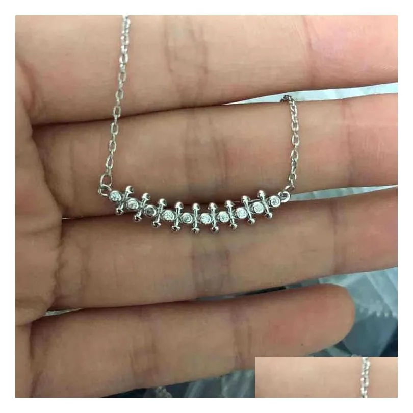 Pendant Necklaces Designer Luxury Jewelry Women Necklace Series Personalized Simple Clavicle Chain Fl Diamond Hollow Out Net Red Same Otshi
