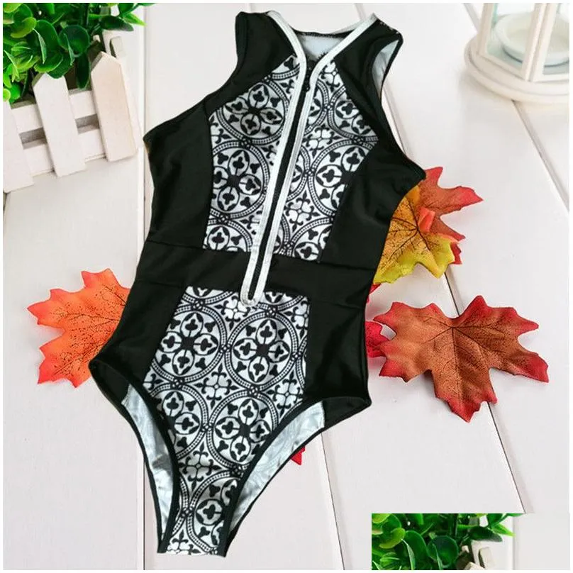 Set Bodysuit 2017 Women Swimwear Zipper Beachwear Retro Black White Printing Swimsuit Floral Bathing Suits One Piece Monokini Bikini S