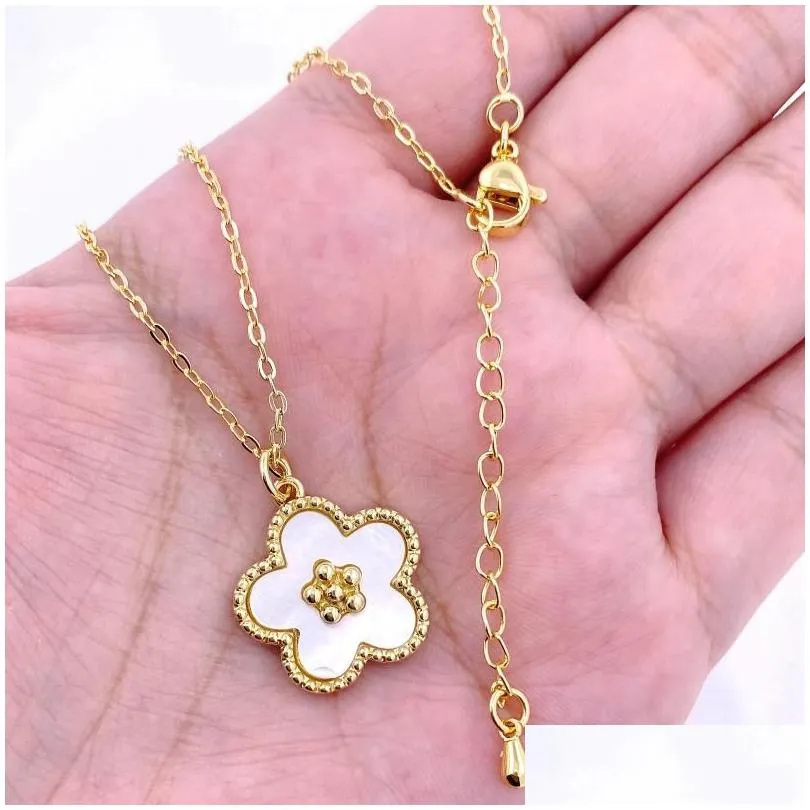 Pendant Necklaces 18k Gold Plated White Shell Clover Blossom Petals Necklace For Women Girls Cute Flower Spring Jewelry