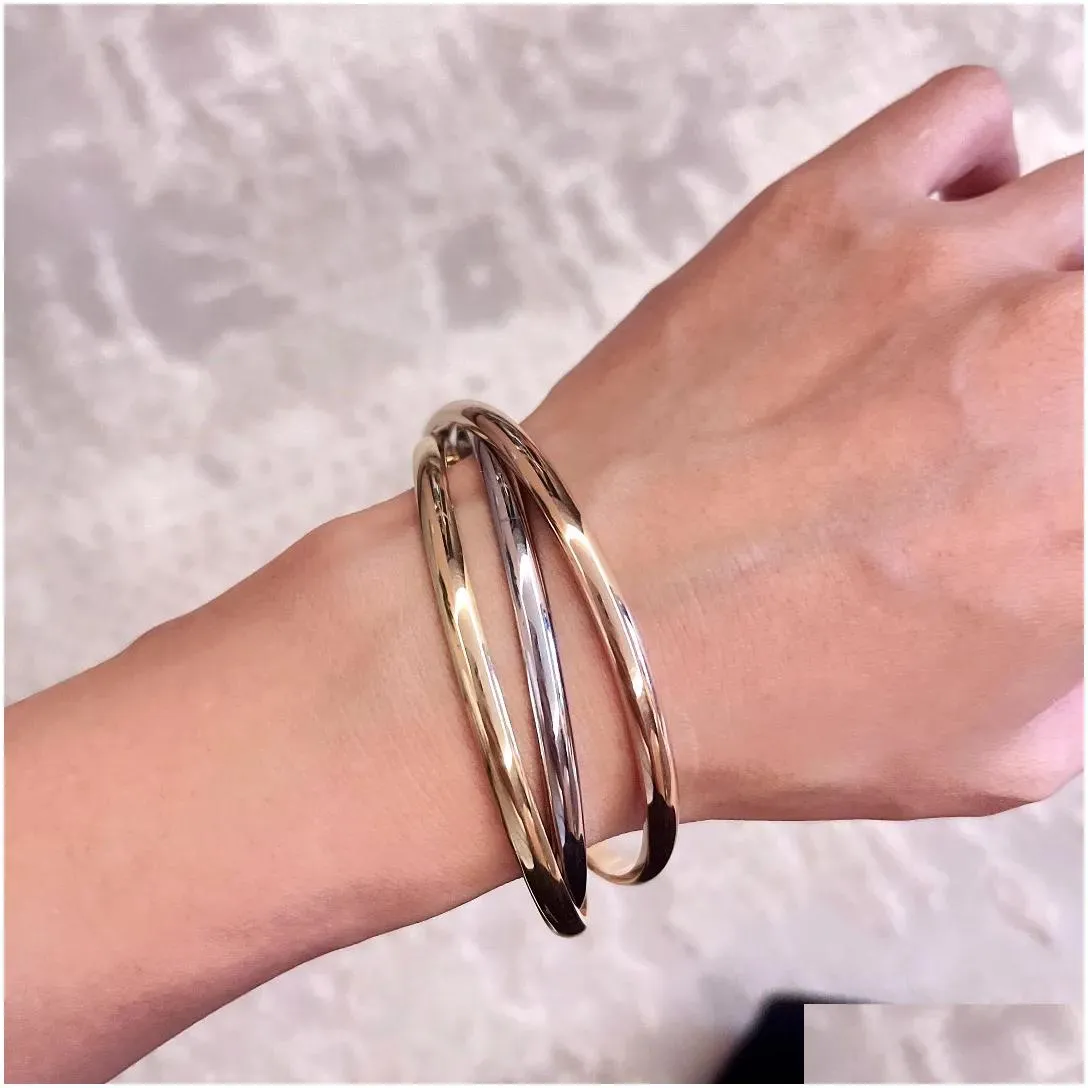 Bracelet Designer Bracelets Luxury Bracelet Fashion Metal Design Simple Style Temperament Matching Jewelry Men Women Birthday Gift Christmas Gift very