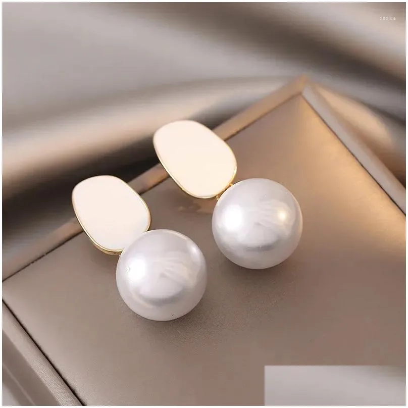 Stud Earrings High-end Korean Version White Large Pearl Retro Personality Versatile Temperament Girl Fashion