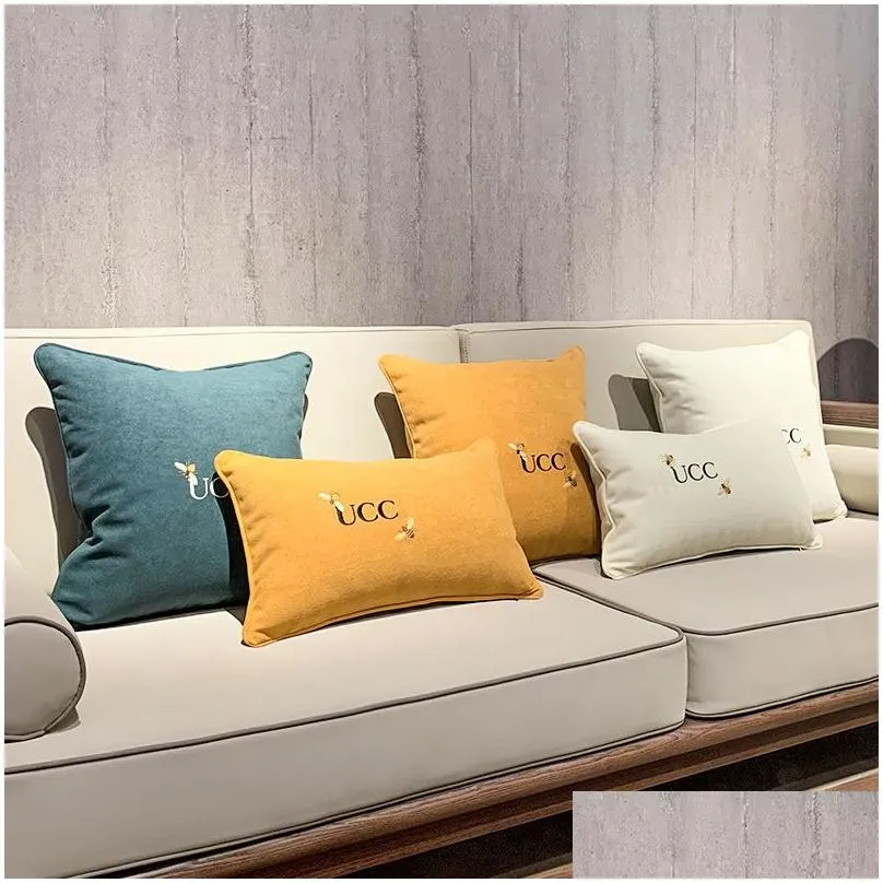 Mens Cotton Designers Fashion Throw Pillows High Quality Cushion Household Items Decorative Letter Printed Home Furnishings Womens