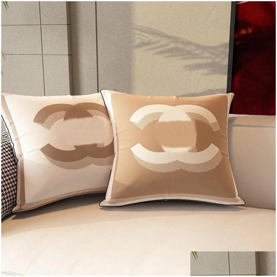 Designer Cushion Covers Luxury Wool Throw Letter Print Pillow Case Cover For Home Chair Sofa Decoration Square Vintage Classic