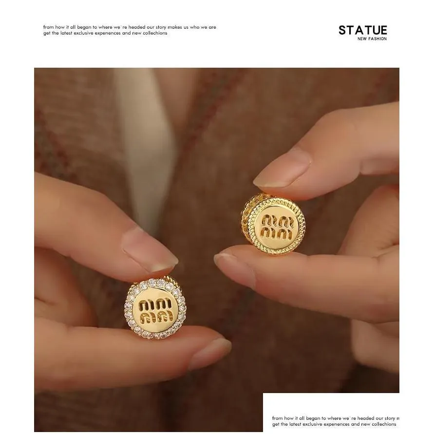 Charm Miu Gold-Plated Letter Earrings Feminine Personality New 2023 Designer Brand Trendy Small Button Fashion Jewelry Drop Delivery Dhmht