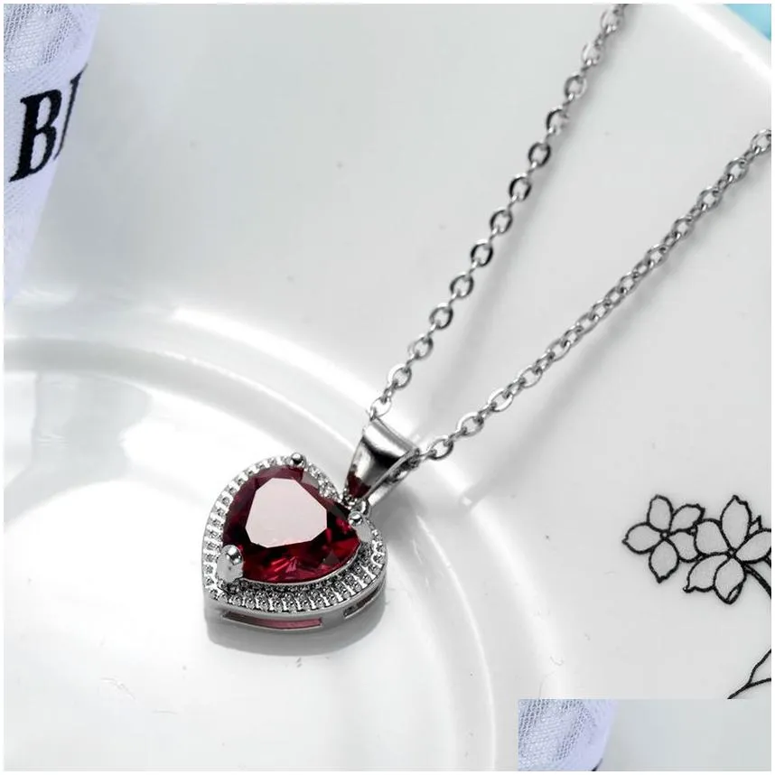 update red diamond heart pendant necklace stainelss steel chain women girls necklaces red green crystal fashion jewelry gift