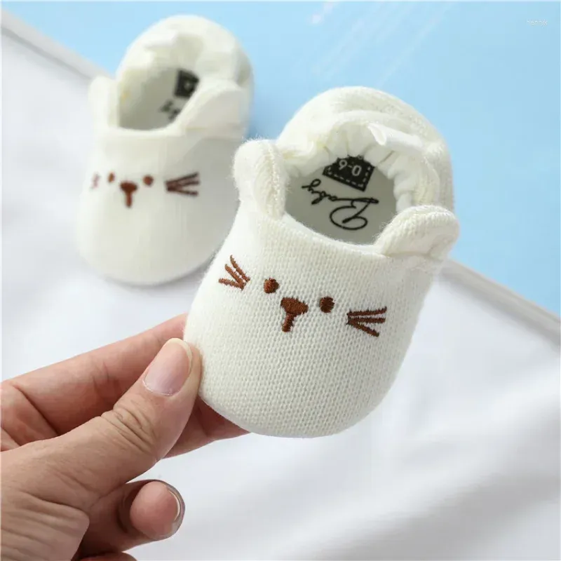 First Walkers Cartoon 0-1 Year Old Infant And Toddler Baby Shoe That Do Not Fall Off Knitted Woolen Shoes Pre Step