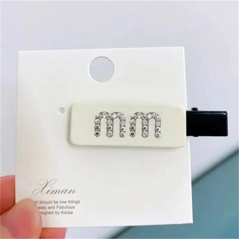 Girls Hair Accessories Designer Hair Clips Kids Girl Hairpins Retro Barrettes Ladies Simple Rhinestone Letter Fashion Metal Square