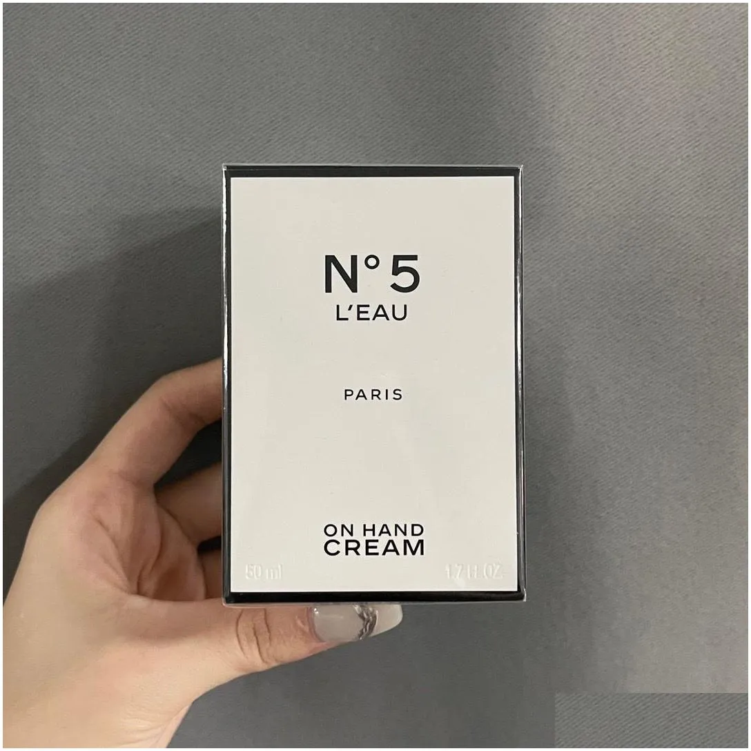 creams le lift hand cream la creme main n 5 egg hands cream skin care 50ml 1.7fl.oz.