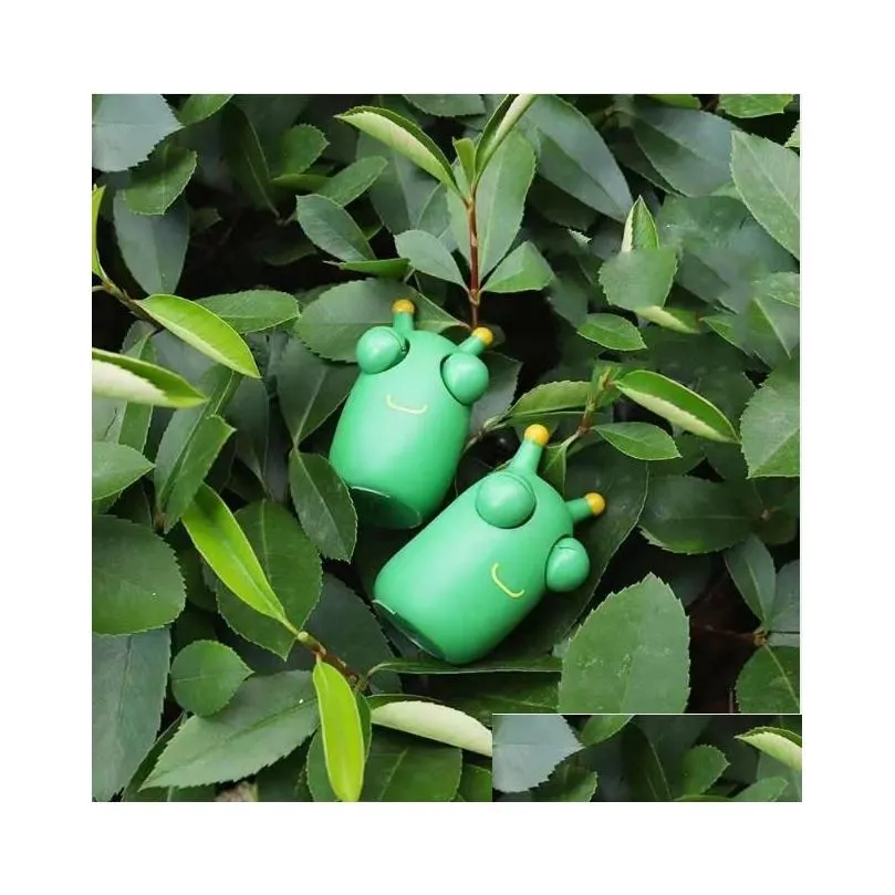 funny grass worm pinch toy novelty eye popping squeeze toy green bouncing 3d fidget relieve anxiety stress relief