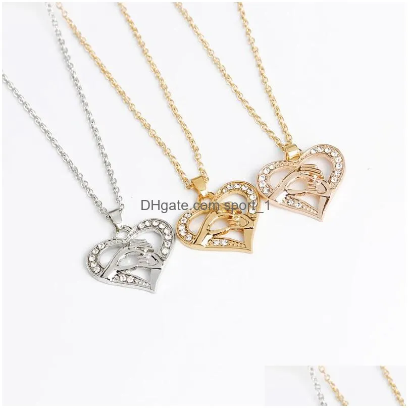 fashion hand in hand mom necklaces crystal love heart shape pendant gold silver chains for women mothers day jewelry gift