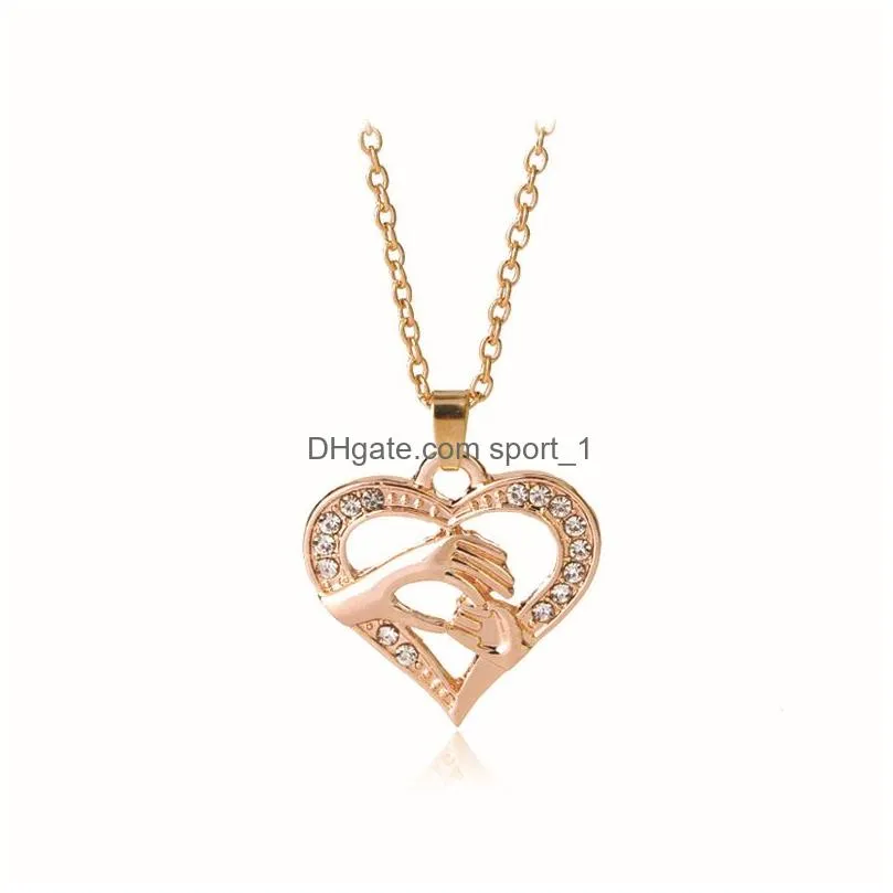 fashion hand in hand mom necklaces crystal love heart shape pendant gold silver chains for women mothers day jewelry gift