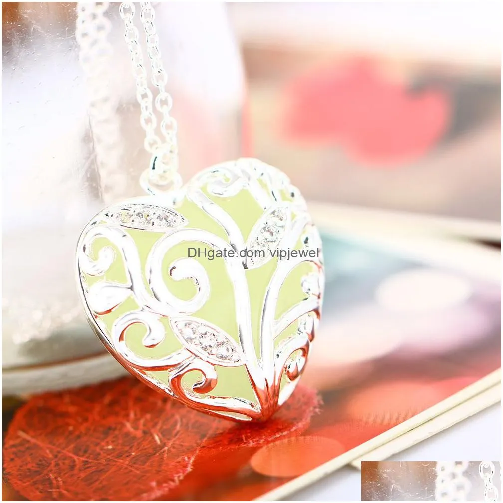 glow in the dark essentials necklace openwork flower heart aromatherapy oil diffuser lockets pendant necklaces for women fashion