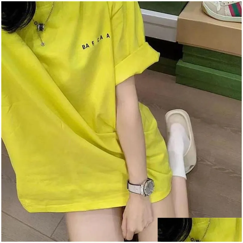 2023 couple short-sleeved t-shirt women loose summer fluorescent yellow mid-length lower garment missing design sense top