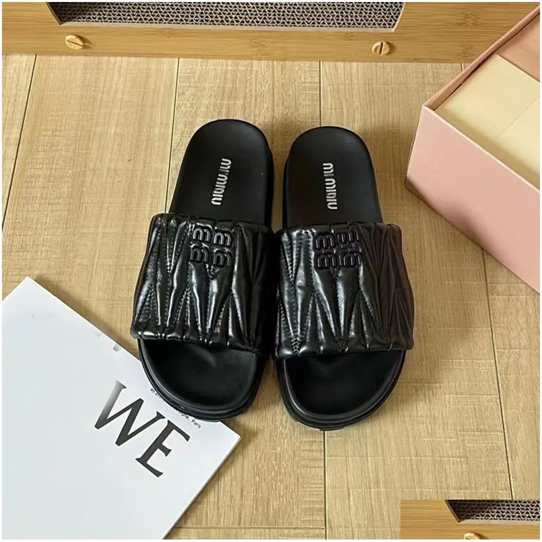 2023 miu slippers women flat sandals matelasse slide shoes mm fashion top quality designer banquet summer leather sandals multicolor flat heel