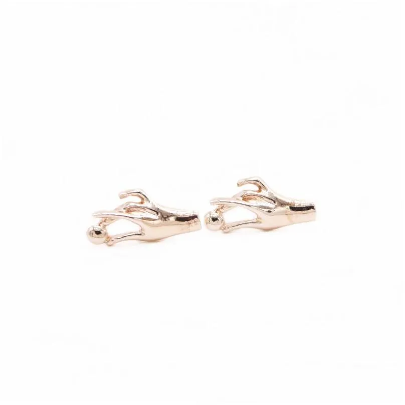 classic hand stud earrings with elegant movements for holding the ball three color suitable for women