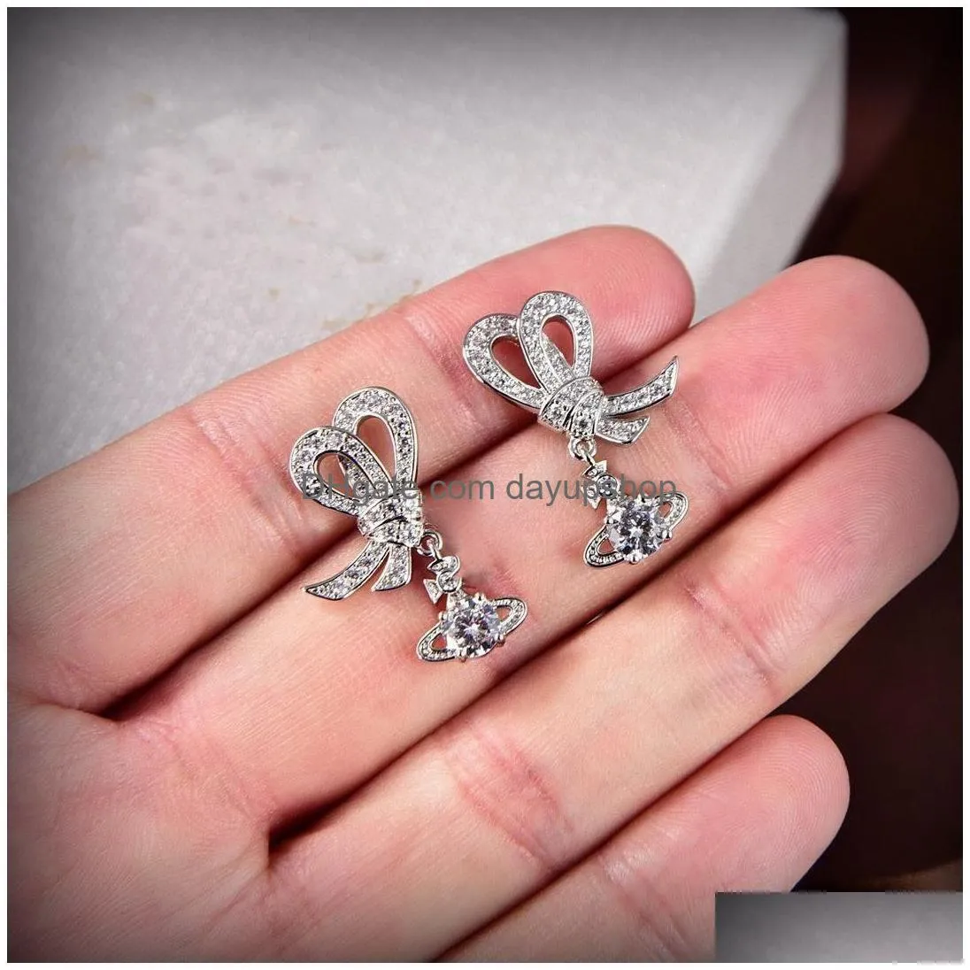 fashion designer brand stud earring for woman letter vivian diamond pearl gold hoop earing westwood women trend saturn earrings