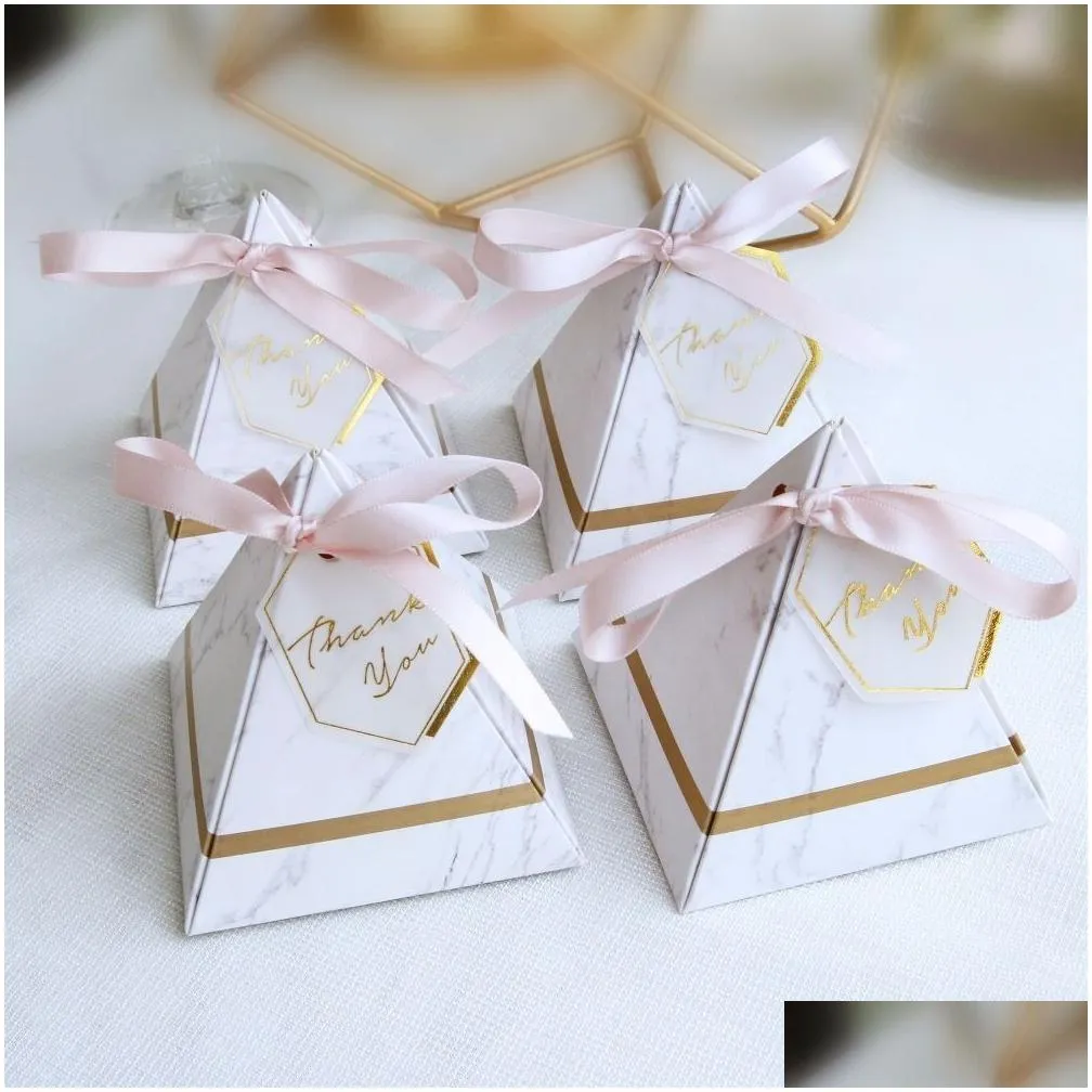  europe triangular pyramid style candy box wedding favors party supplies paper gift boxes with thanks card ribbon t200115