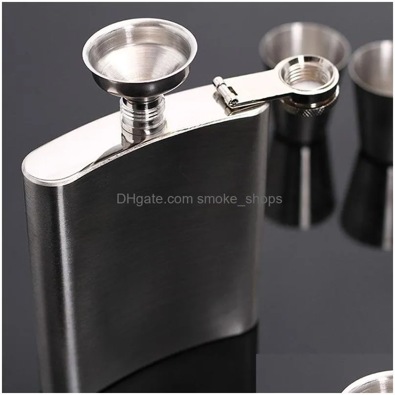 outdoor portable stainless steel 7oz hip flask set small pocket wine bottles set with wine glass funnel customizable hip flask dh1314