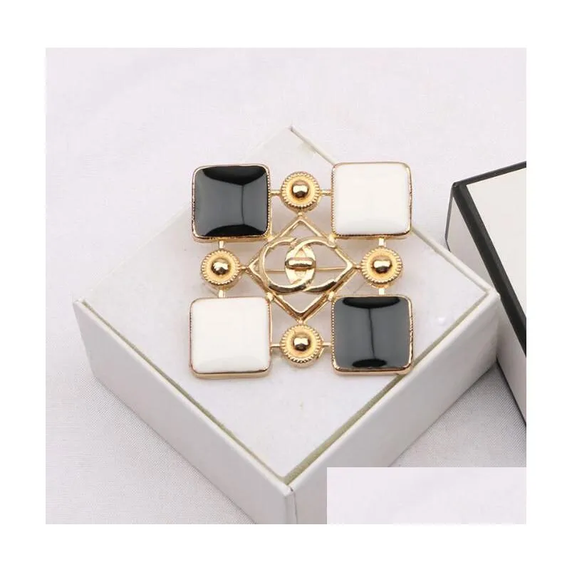 luxury designer brooch pin 18k gold plated letter brooches diamond lapel pins ornaments famous womens marry wedding jewelry