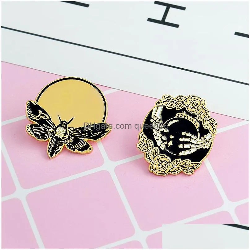 punk batty fear no future bee skull roses dark brooch denim jacket pin buckle shirt badge fashion gift for friends