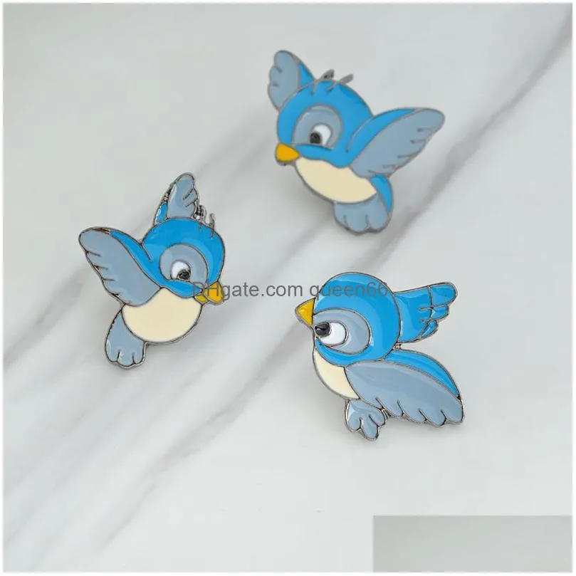 enamel blue bird pin cartoon flying fledgling animal brooch denim jacket pin buckle shirt badge gift for kids