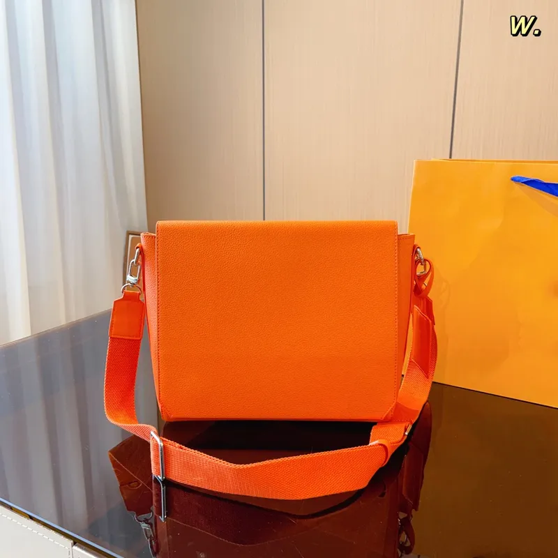 designer bag mens messenger bag shoulder bag briefcase fashion handbag for men leather Purse Wallets Totes Purse floral Travel bag camera bag NO9