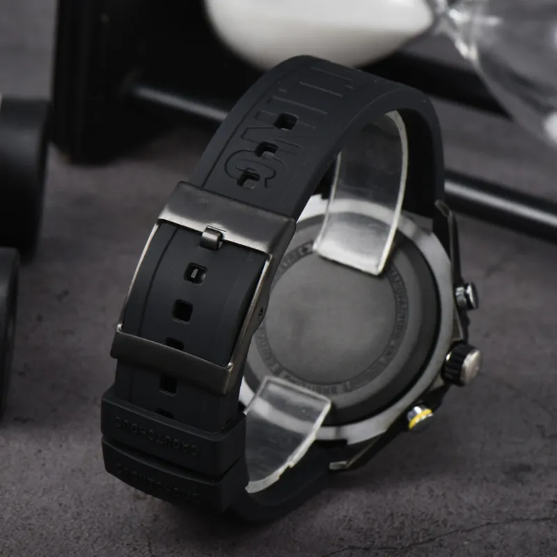 Top Luxury Men` Quartz Endurance Pro Avenger Chronograph 44mm Watches Multiple Colors Rubber Men Watches Glass Wristwatches