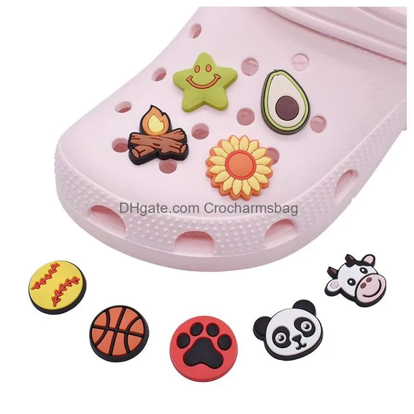 Cartoon Animal Holiday Shoe Deocrations Charm Parts Accessories Jibitz for Croc Charms Clog Wristband Bracelets Buttons Buckle