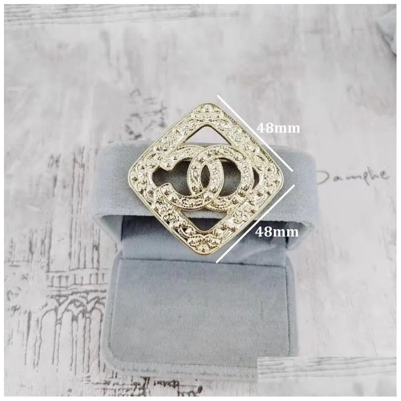 jewelry noddy badge luxury women men designer brooch brand letter brooches 18k gold plated inlay crystal rhinestone broche charm pearl lapel pins party gift