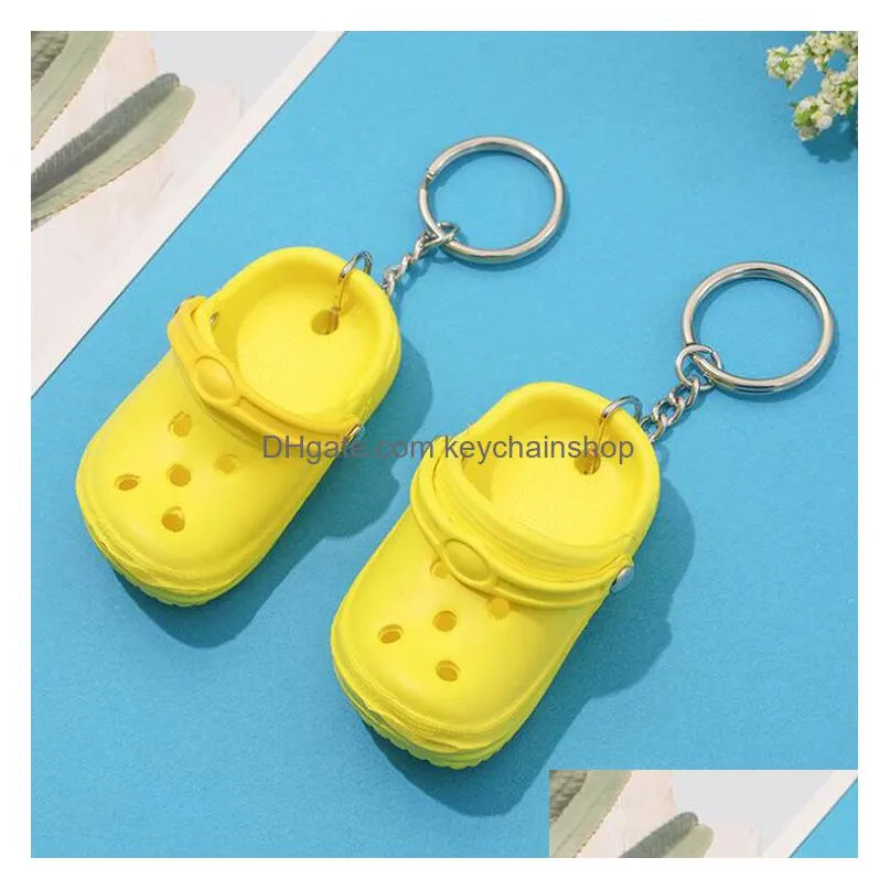 wholesale 3d mini shoe keychain shoes srocs key chain clog sandal party favors key chains cute eva plastic foam hole sandals slippers